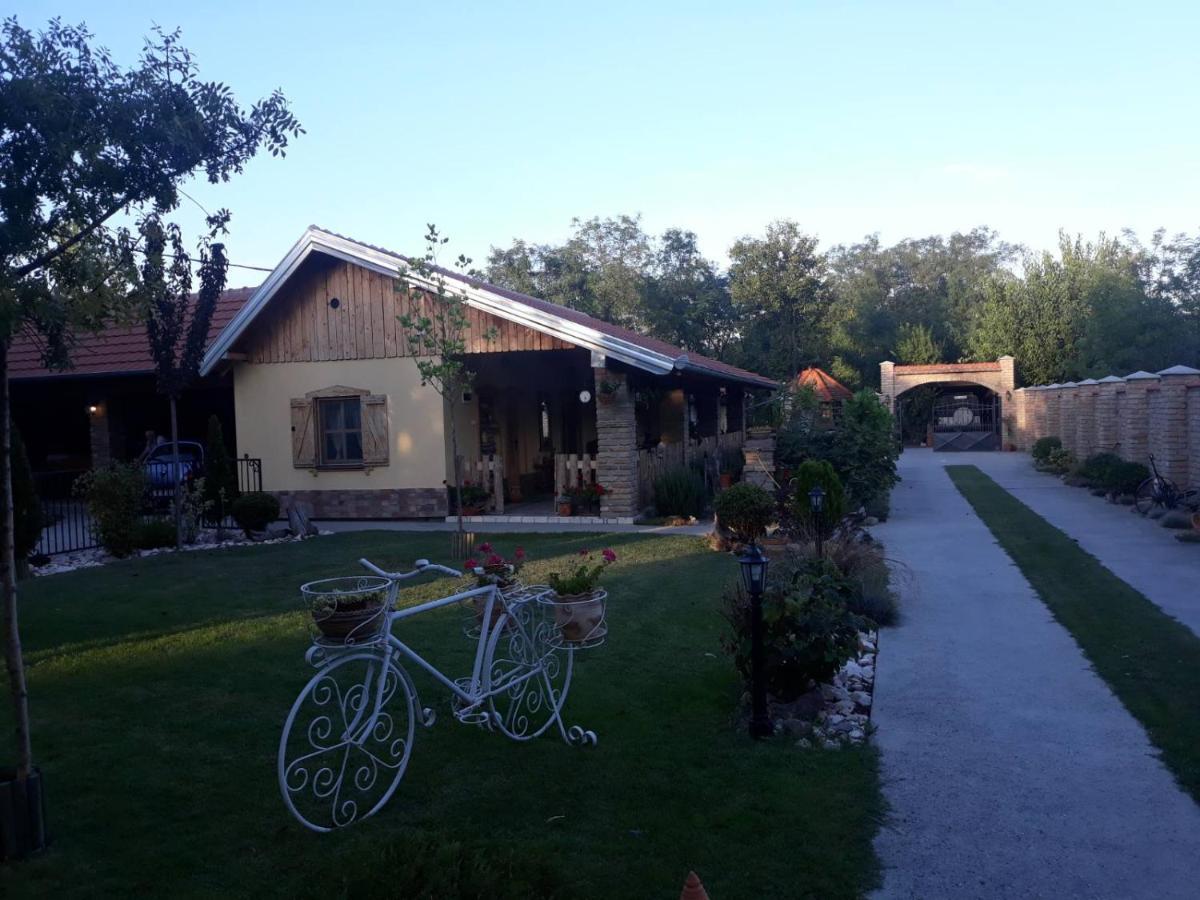 Rita Apartman&Studio Zrenjanin Esterno foto